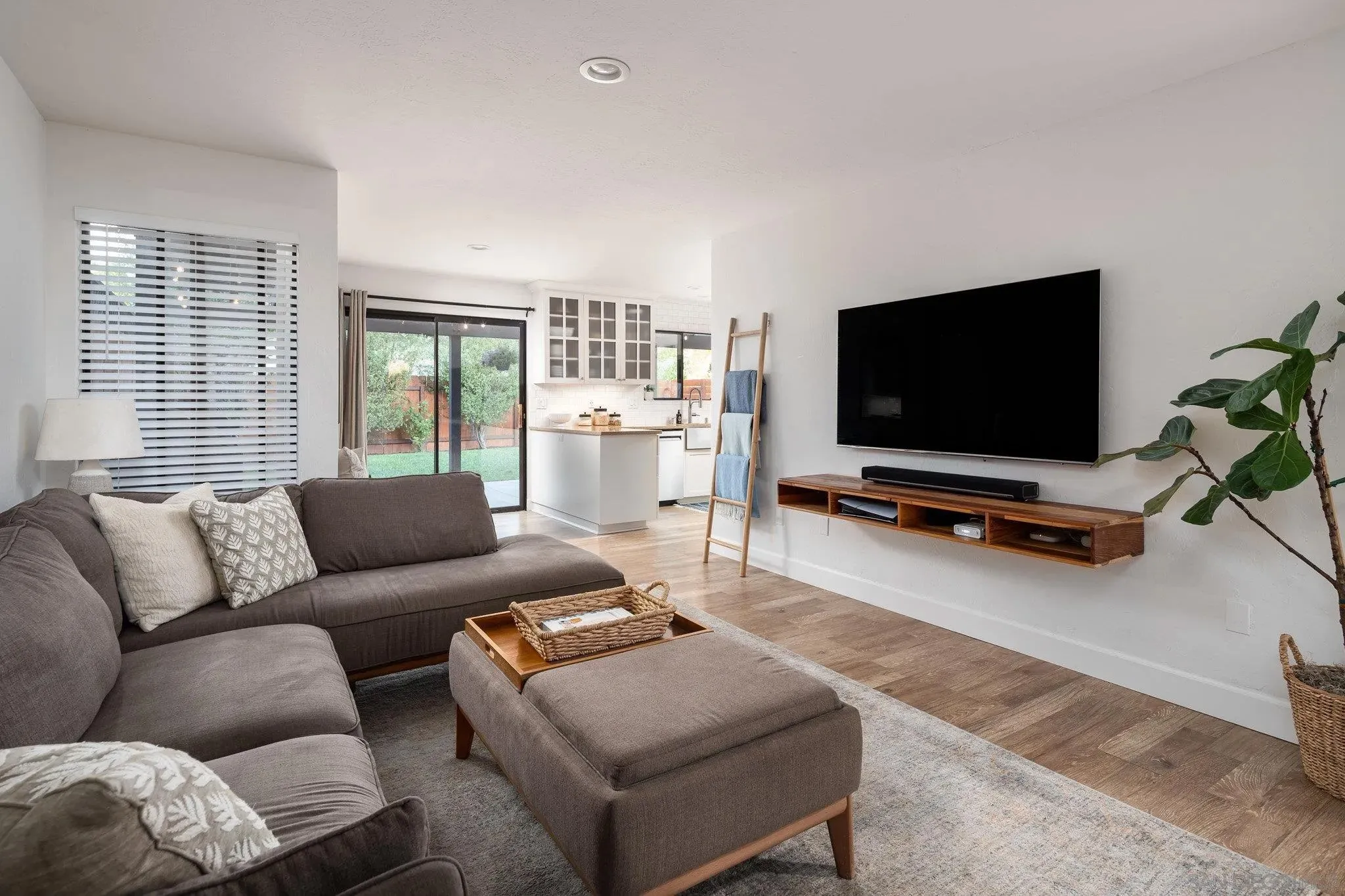 Carlsbad, California 92009, United States, 5 Bedrooms Bedrooms, ,5 BathroomsBathrooms,Residential,Active,199468