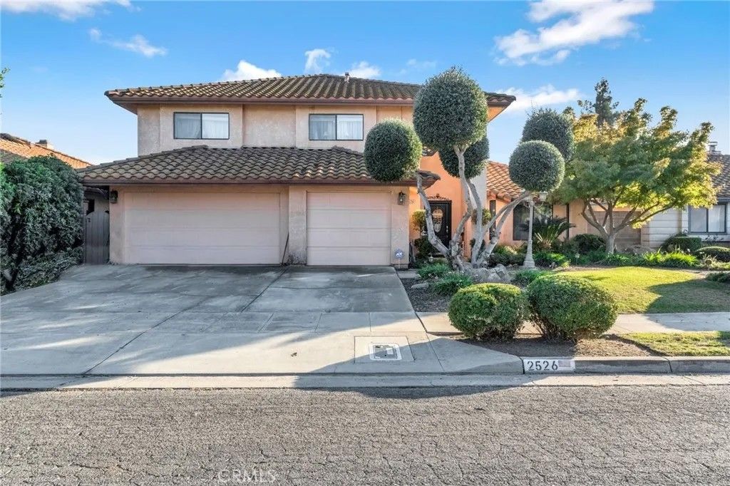 Photo of 2526 Grapewood Way, Madera, CA 93637 (MLS # FR25254063)
