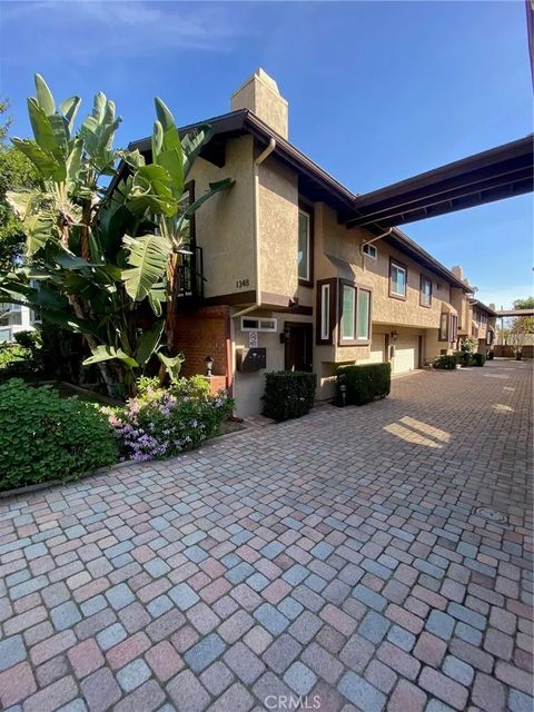 Photo of 1348 E Orange Grove #8, Pasadena, CA 91104 (MLS # AR26056695)