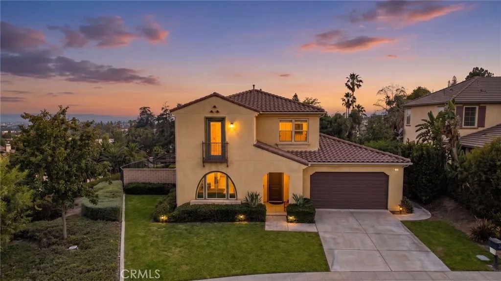 864 E Manresa Drive