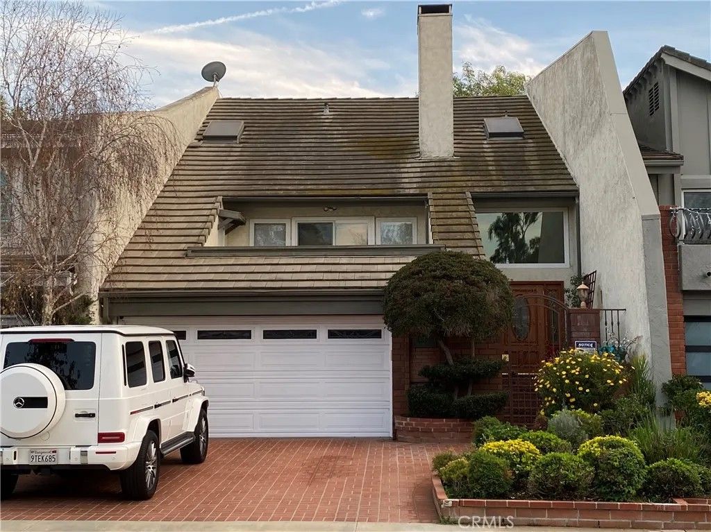 Photo of 4609 Park Mirasol, Calabasas, CA 91302 (MLS # SR25278520)