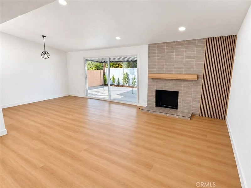 2109 W Gage