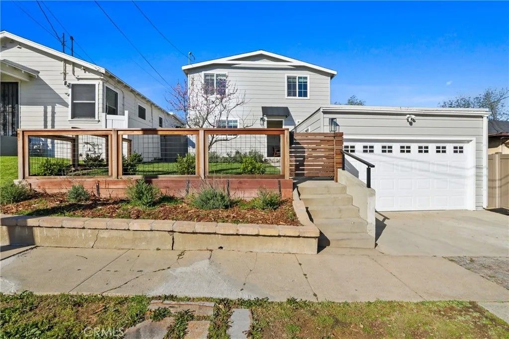 Photo of 725 N Bandini Street, San Pedro, CA 90731 (MLS # SB26038256)