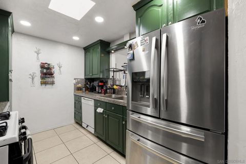 Tiny photo for 985 Fern Ave, Imperial Beach, CA 91932 (MLS # 250042728)