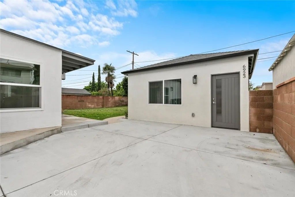 Photo of 6923 Bluebell, North Hollywood, CA 91605 (MLS # GD26003165)
