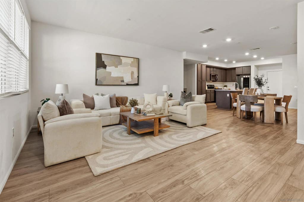 Photo of 2054 Luzon Ln #4, Chula Vista, CA 91915 (MLS # 260014544)