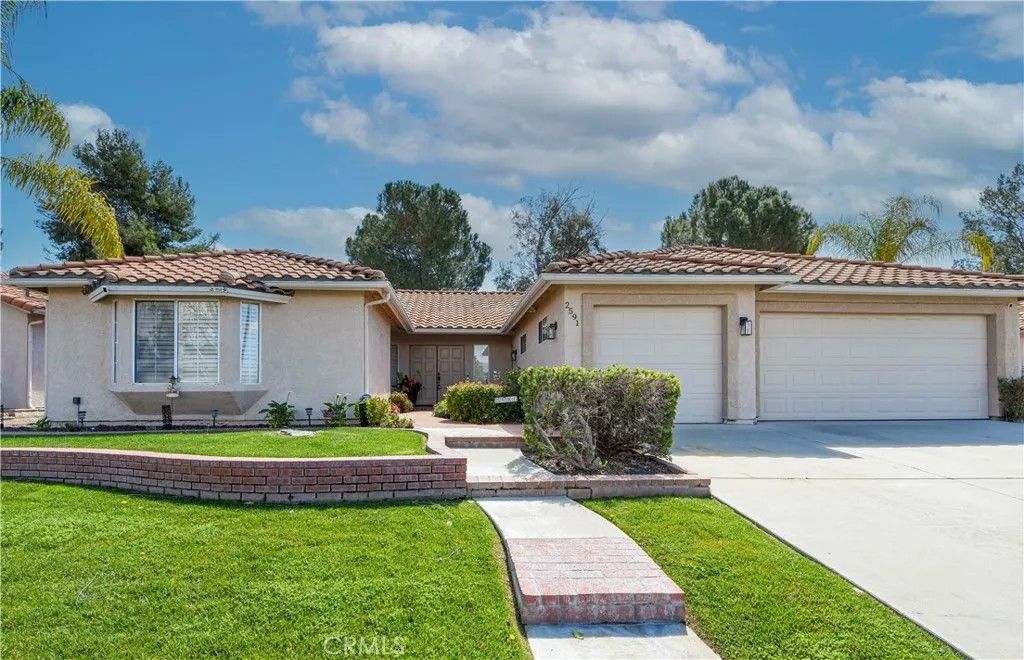 Photo of 2591 Peach Tree St, Hemet, CA 92545 (MLS # SW26057281)