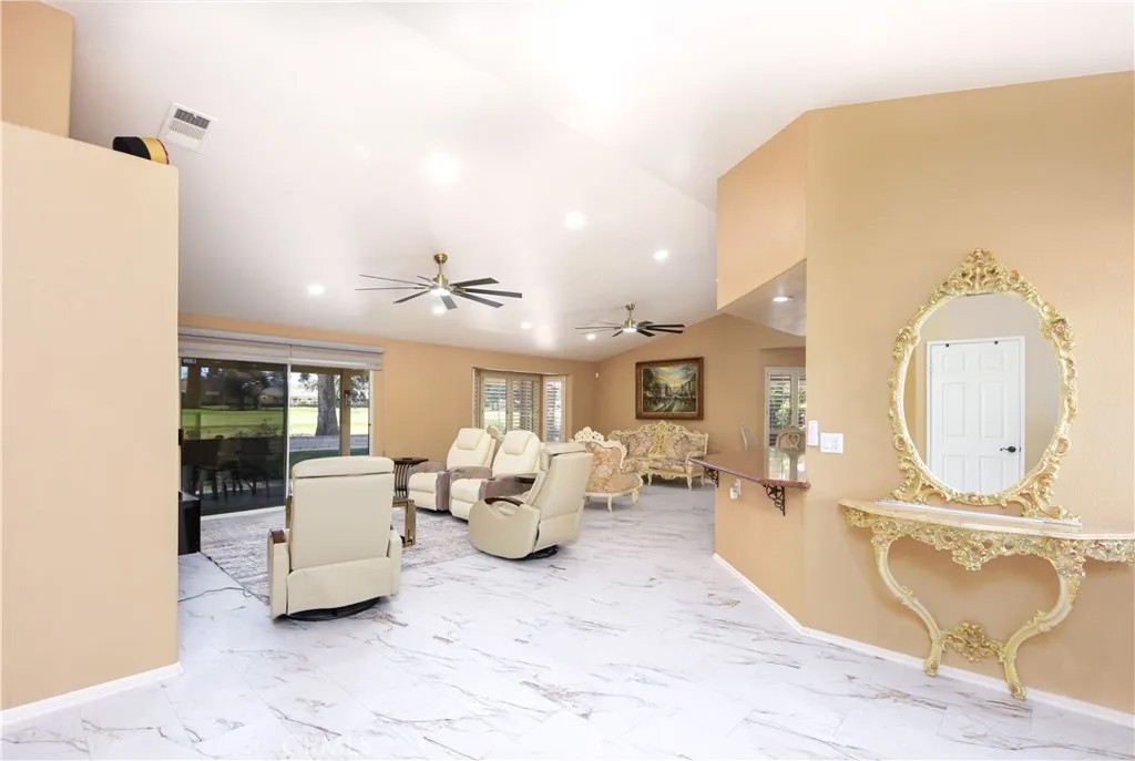2591 Peach Tree