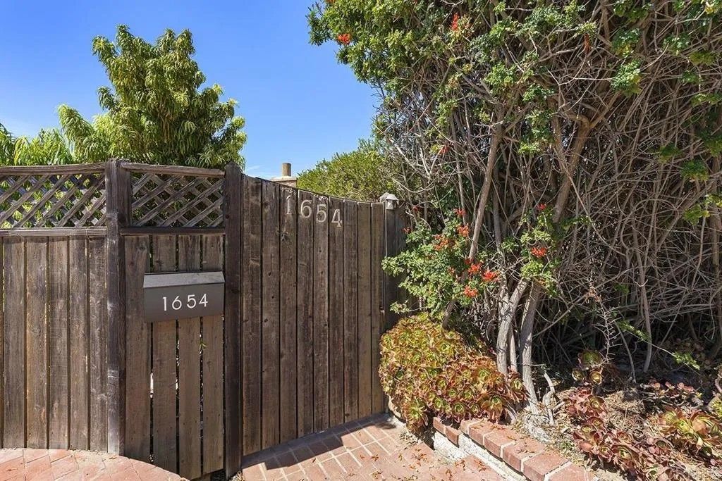 Photo of 1654 Camino Del Mar #upper, Del Mar, CA 92014 (MLS # NDP2602950)