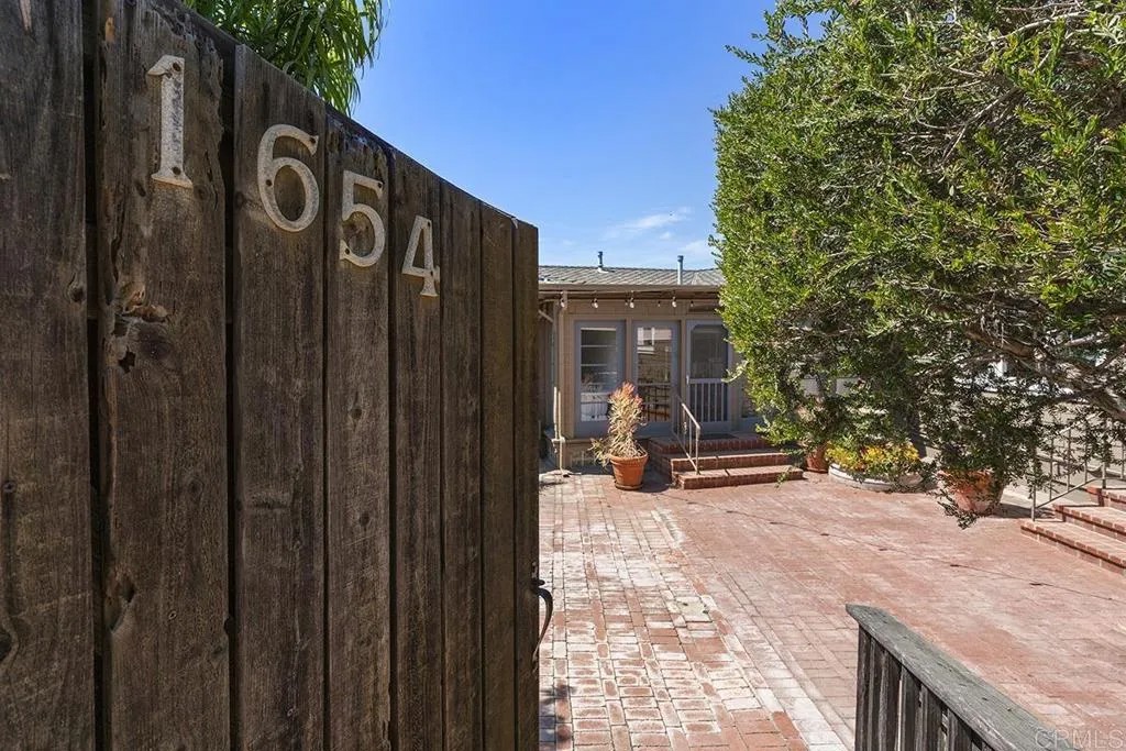 1654 Camino Del Mar upper