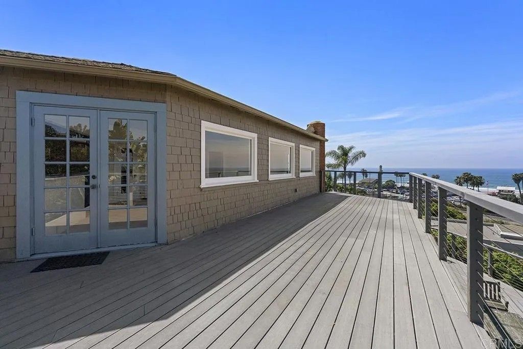 Photo of 1654 Camino Del Mar #upper, Del Mar, CA 92014 (MLS # NDP2602950)