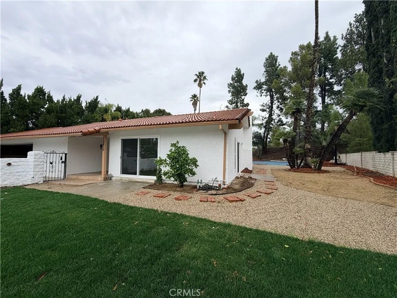 10470 Laramie