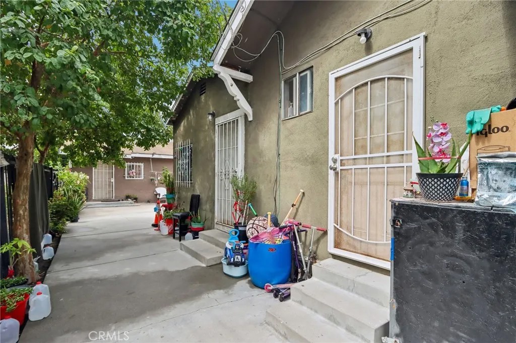 1242 E 43rd