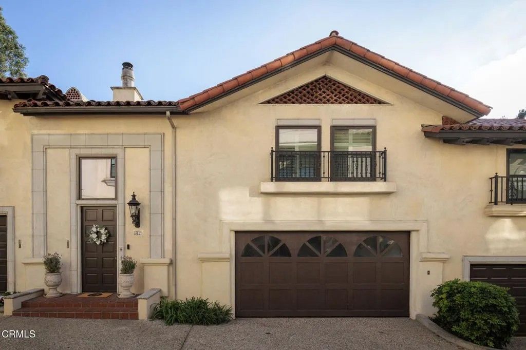 Photo of 52 N Arroyo Boulevard, Pasadena, CA 91105 (MLS # P1-26589)