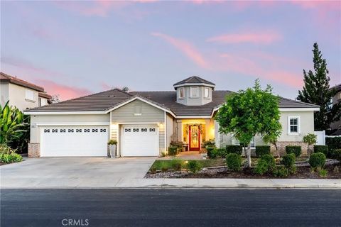 Photo of 23921 Hollingsworth Dr, Murrieta, CA 92562 (MLS # OC26048687)