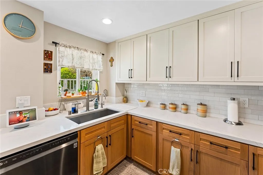 10332 Washington