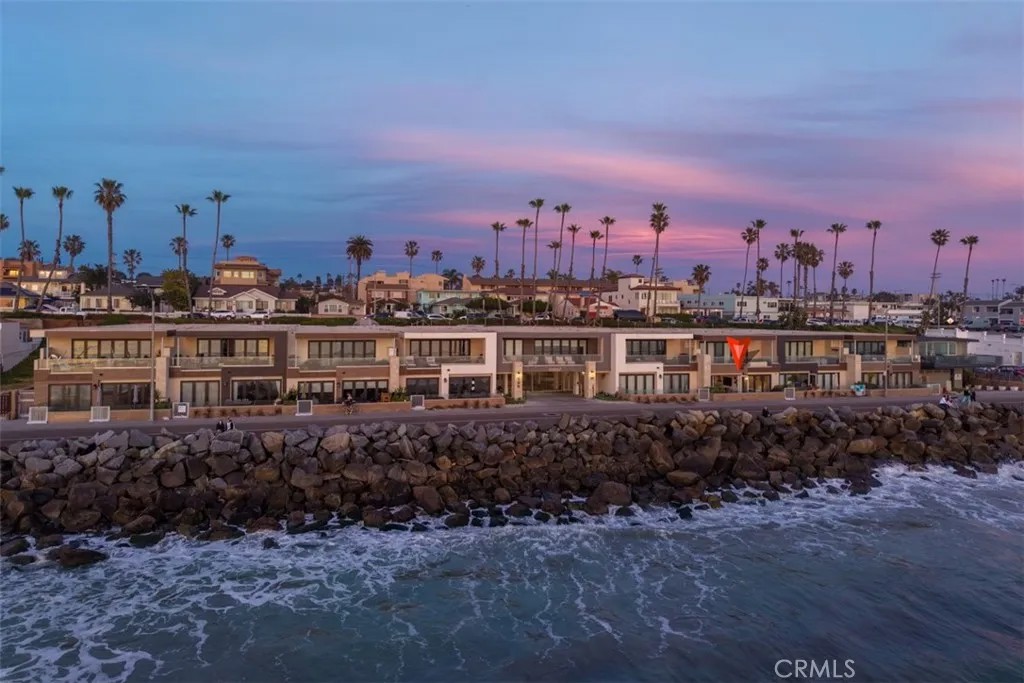 700 S The Strand 106