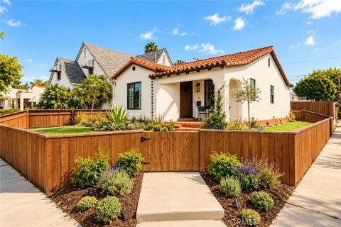 Photo of 3300 Thelma, Los Angeles, CA 90032 (MLS # CV26214293)