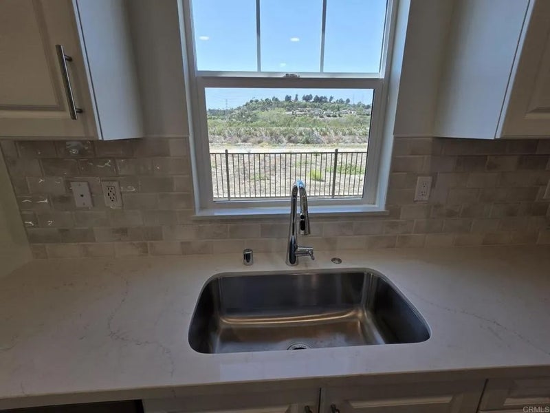 725 Kingbird Loop