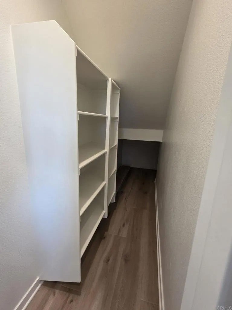 725 Kingbird Loop