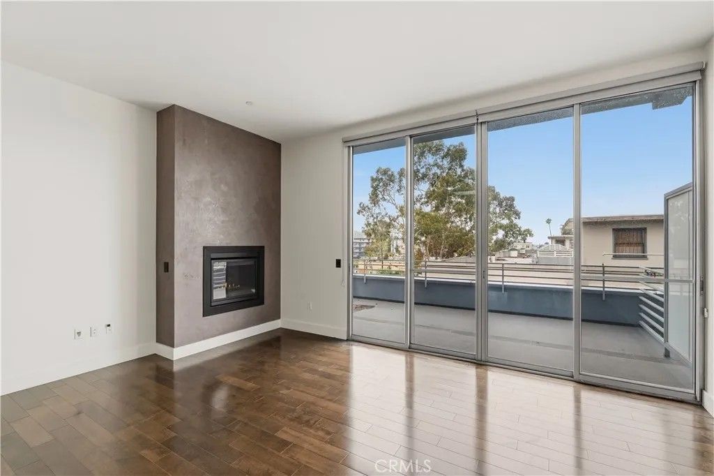 Photo of 433 Pine Ave #408, Long Beach, CA 90802 (MLS # PV26066887)