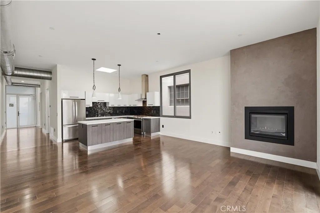 Photo of 433 Pine Ave #408, Long Beach, CA 90802 (MLS # PV26066887)