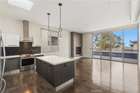 Photo of 433 Pine Ave #408, Long Beach, CA 90802 (MLS # PV26066887)