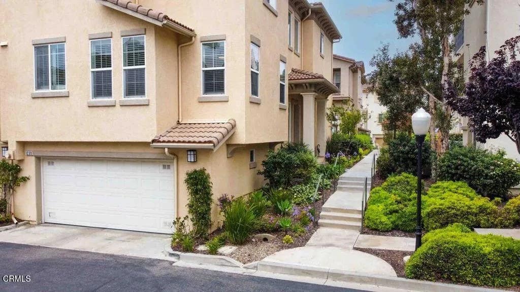 Photo of 1239 Bayside Lane, Oxnard, CA 93035 (MLS # V1-37387)