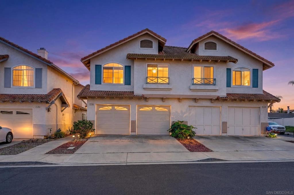 Photo of 1772 Promenade Cir, Vista, CA 92083 (MLS # 260014106)