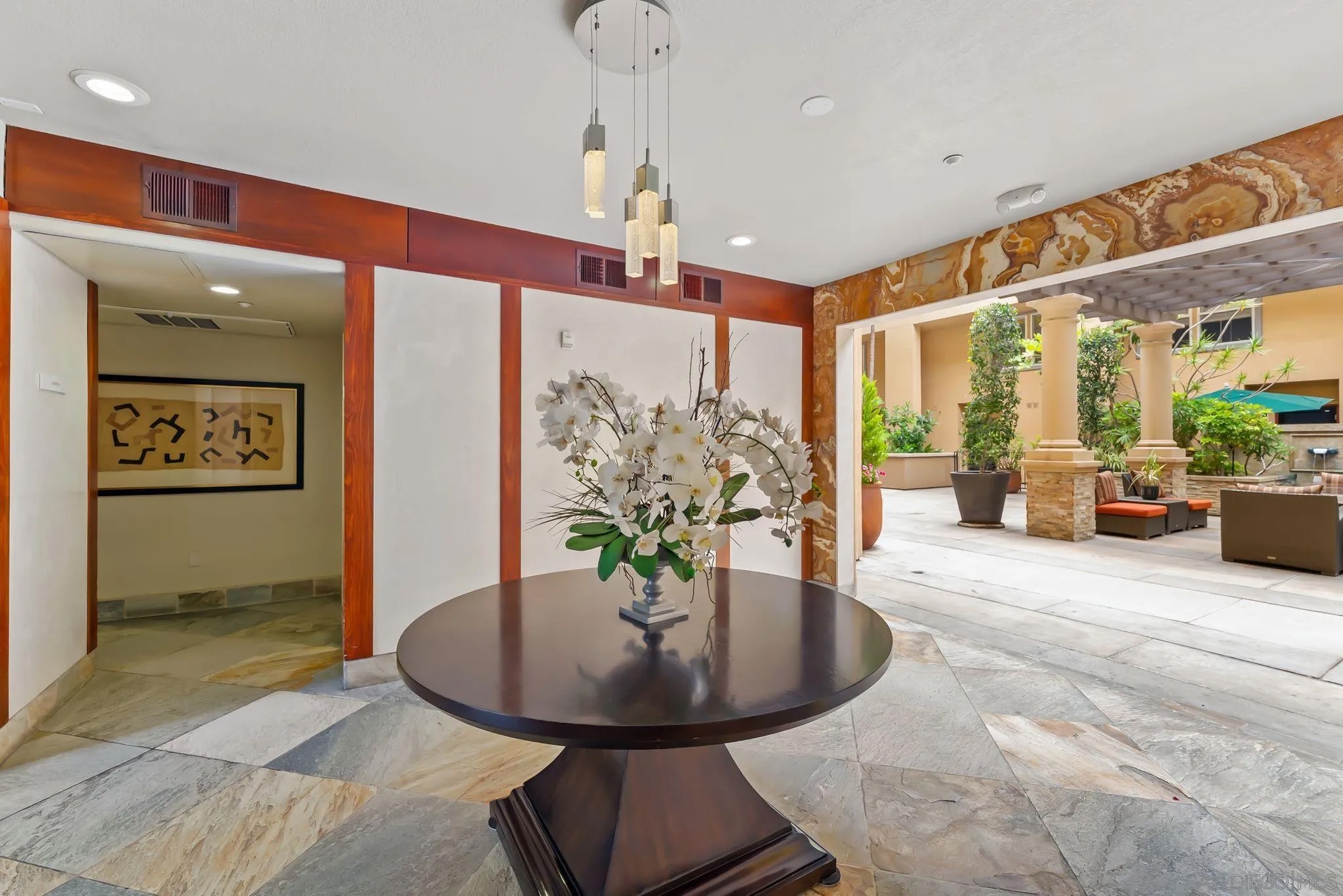 301 W G St 112
