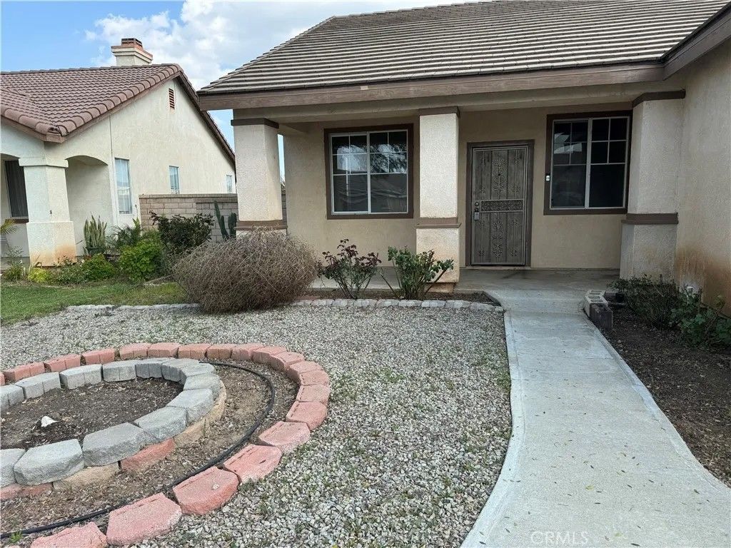 Photo of 26469 Bradshaw Dr, Menifee, CA 92585 (MLS # SW26065988)