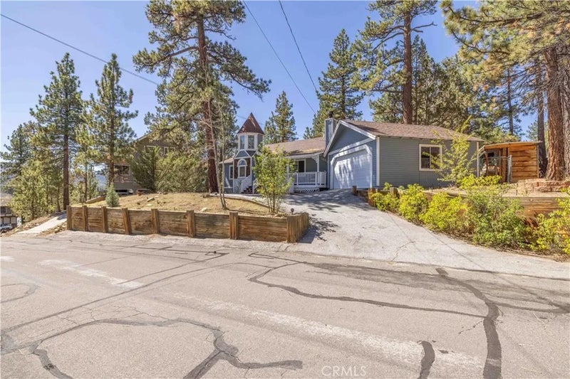 1009 White Mountain