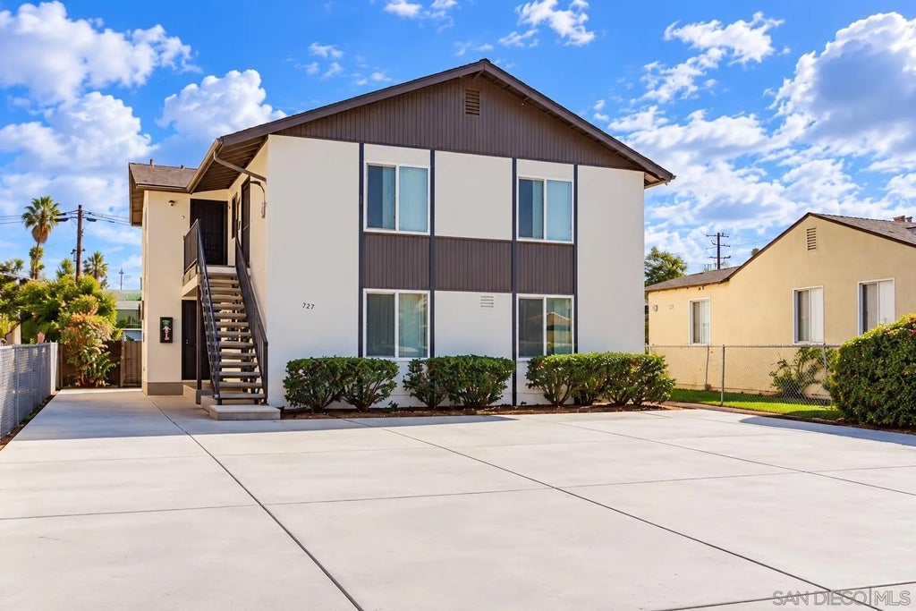 Photo of 121 Madison Ave, Chula Vista, CA 91910 (MLS # 260026034)