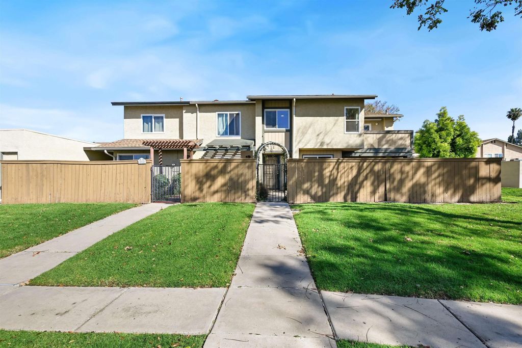 Photo of 10219 Kerrigan St, Santee, CA 92071 (MLS # 260005866)