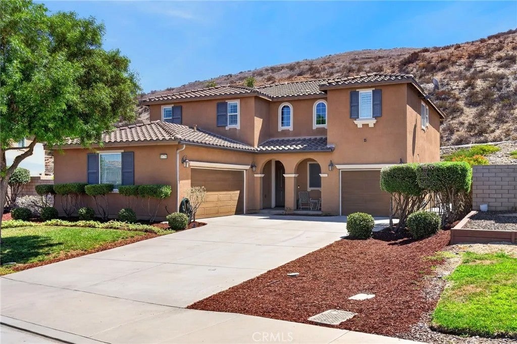 16796 Golden Bluff Loop