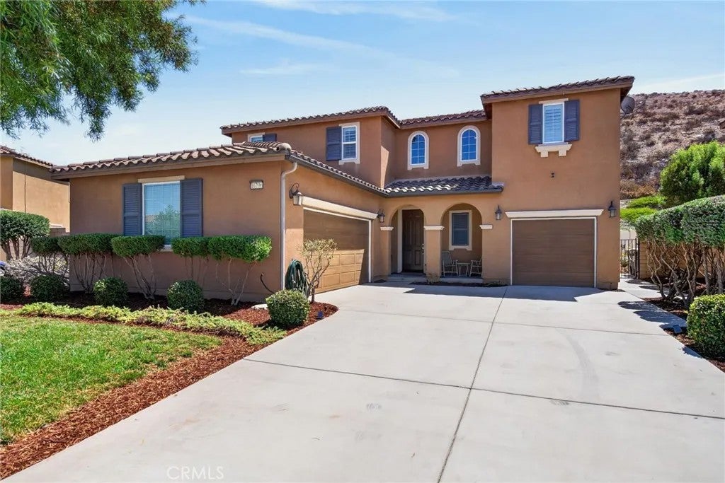 16796 Golden Bluff Loop
