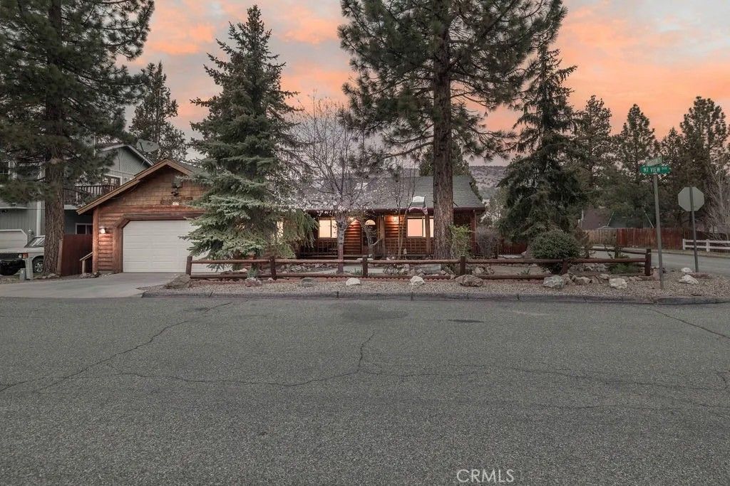 Photo of 457 E Mountain View, Big Bear Lake, CA 92314 (MLS # IG26065910)