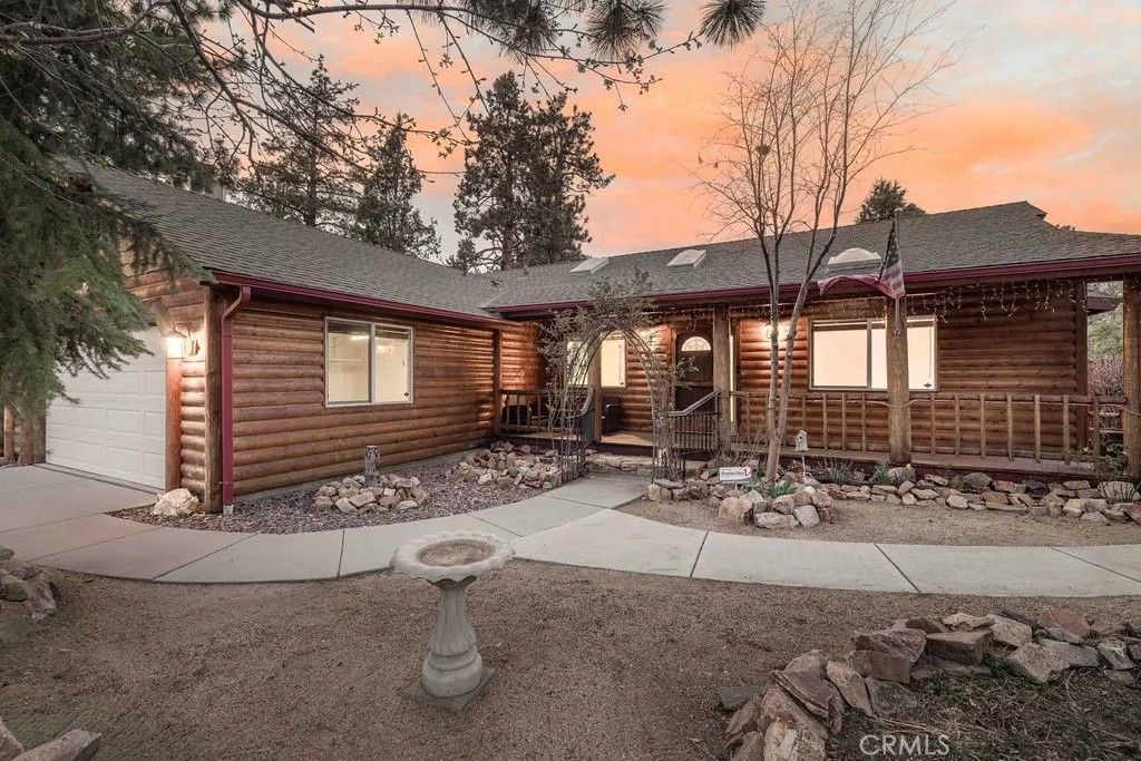 Photo of 457 E Mountain View, Big Bear Lake, CA 92314 (MLS # IG26065910)