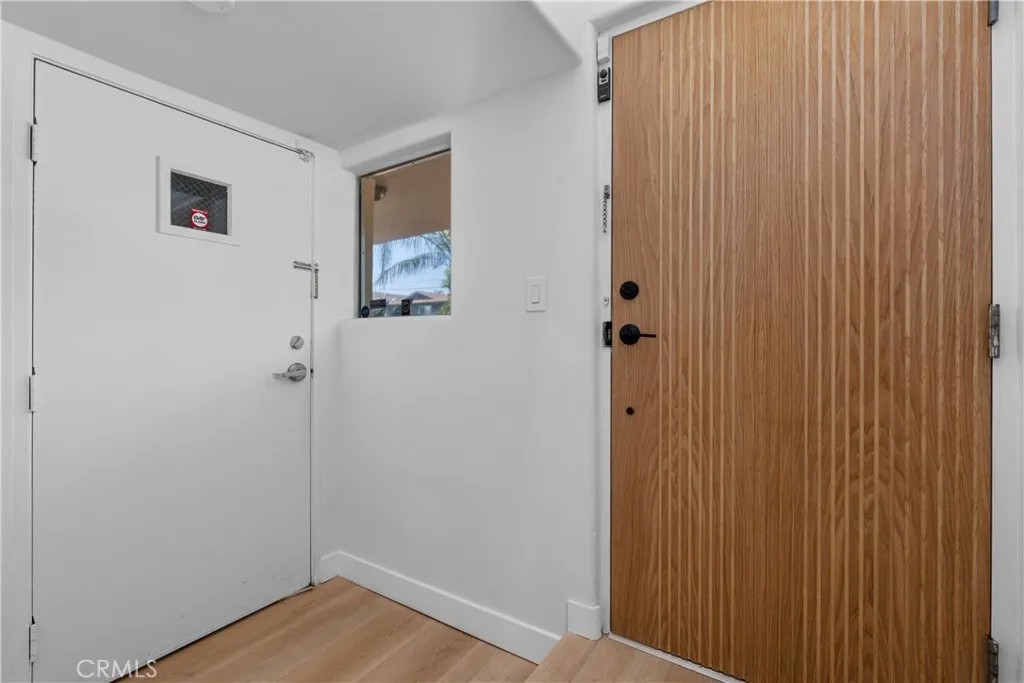 13440 Moorpark Street 101
