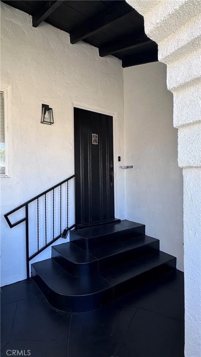 1260 W 81st