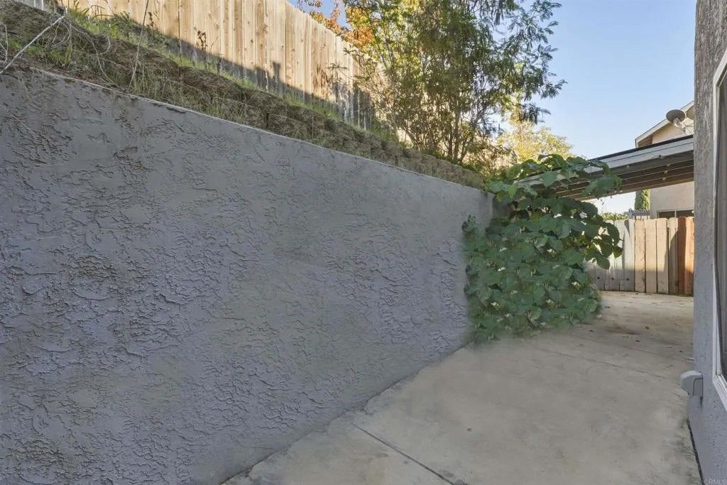 Photo of 320 Rolling Hills Lane, San Marcos, CA 92069 (MLS # NDP2510889)