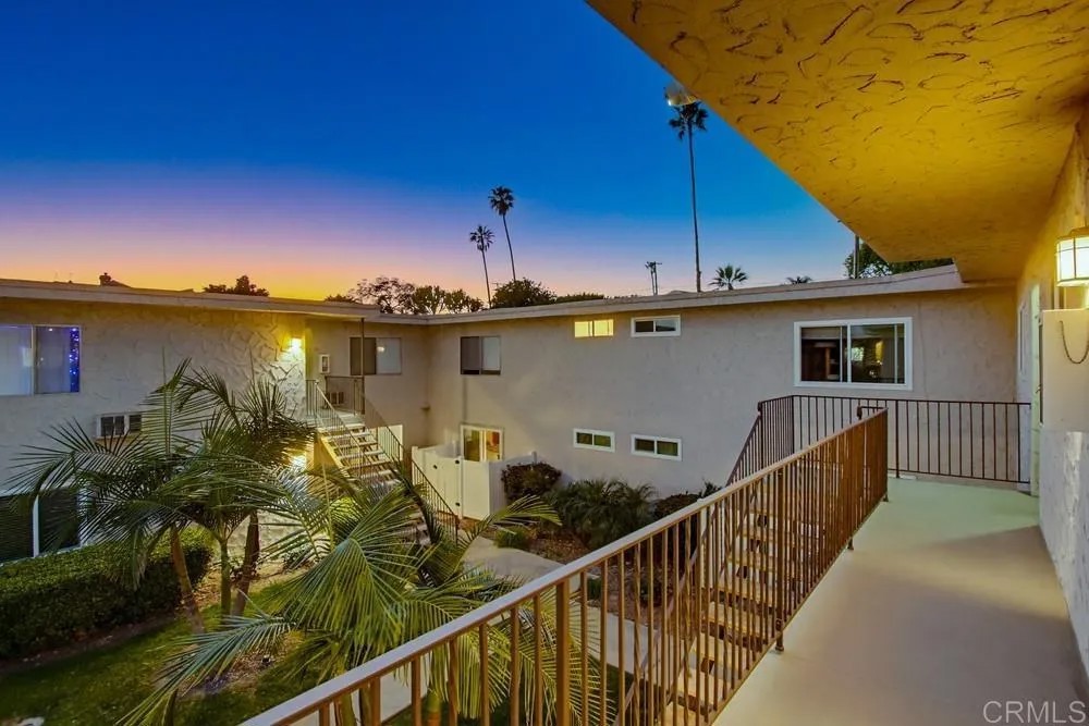 8220 Vincetta Drive 44