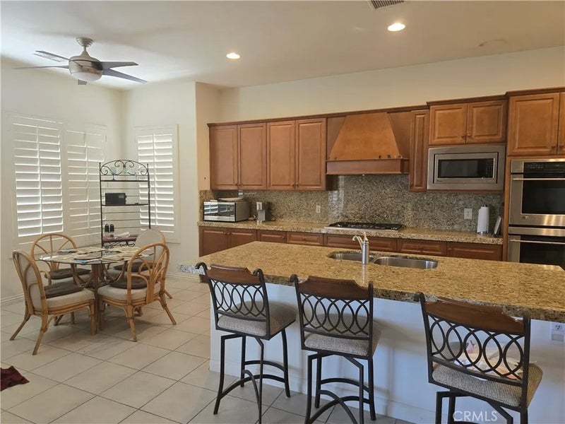78589 BLACKSTONE Court