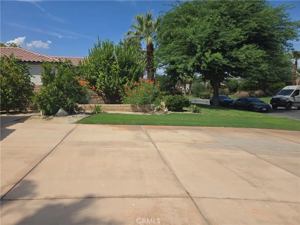 78589 BLACKSTONE Court