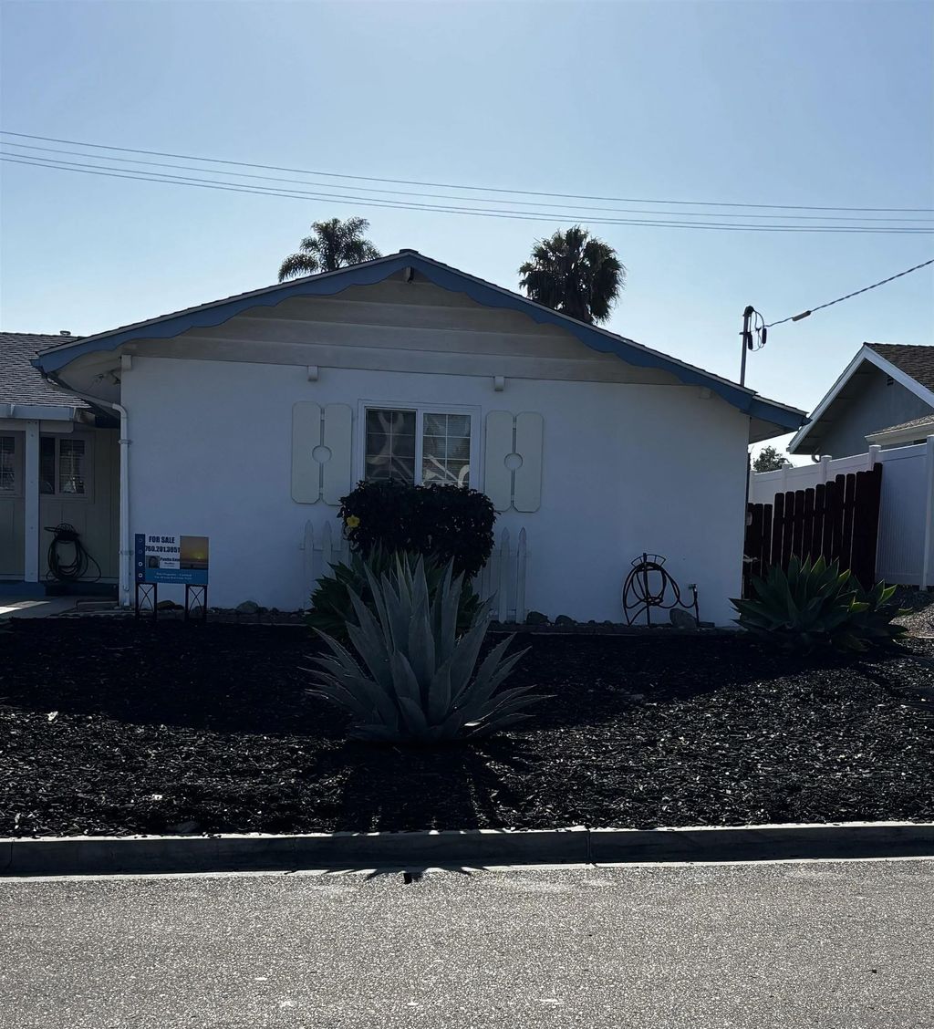 Photo of 1534 Kiva Lane, Vista, CA 92084 (MLS # 260010844)