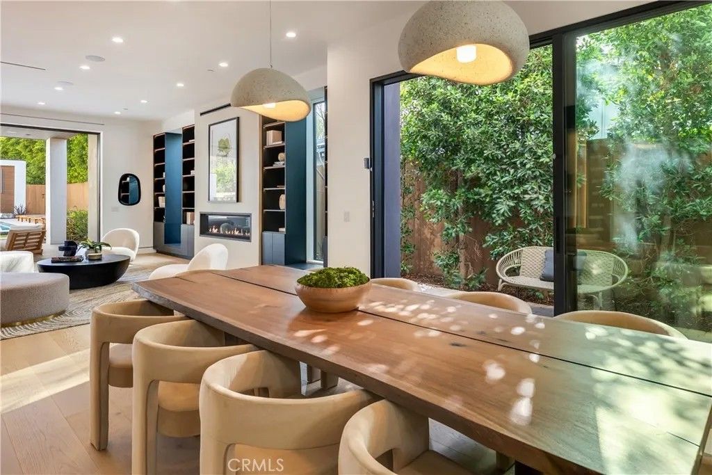 Photo of 22930 Dolorosa Street, Woodland Hills, CA 91367 (MLS # SR26021815)