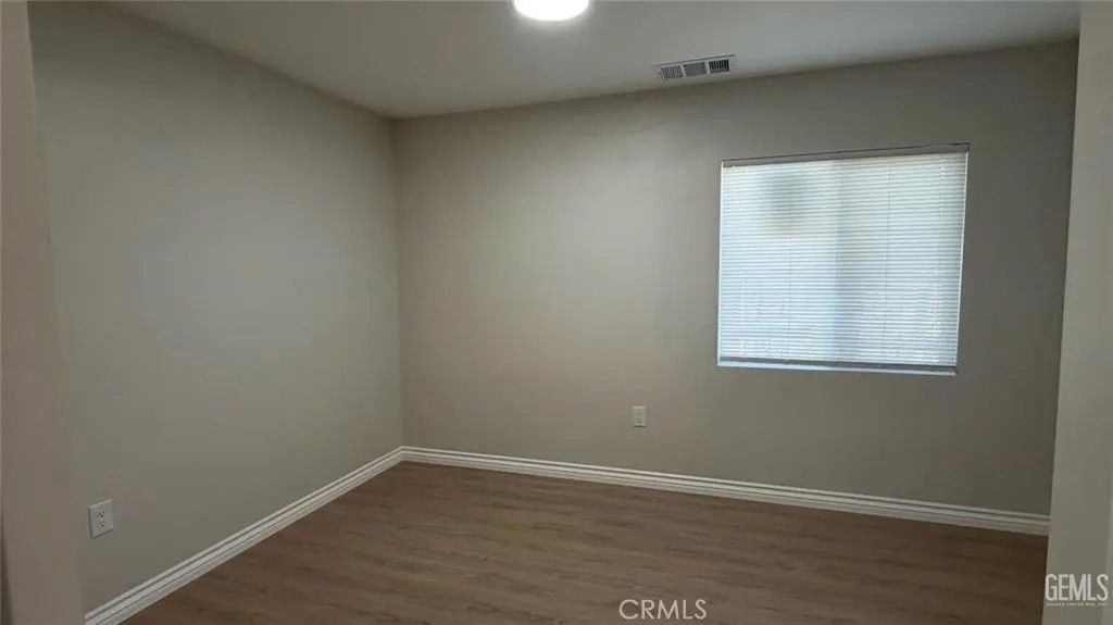 Photo of 402 Mary ST, Maricopa, CA 93252 (MLS # SC26098482)