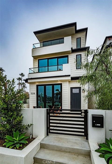 328 3rd Huntington Beach CA 92648