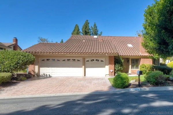 17220 MERLOT PL, POWAY, CA 92064 - Image f364272f4e72c70210c3a91ef1bc2eb8/480634425