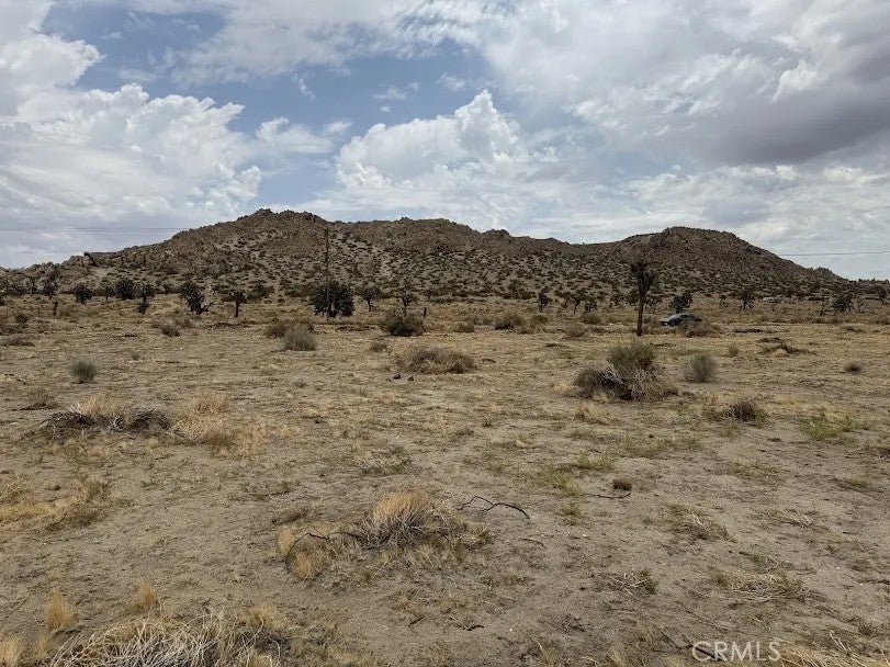 Photo of 150 E Avenue L, Lancaster, CA 93535 (MLS # SR26165095)